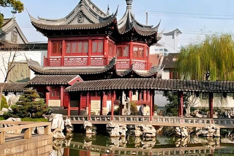 Shanghai: Private Customizable Walking Tour with Guide