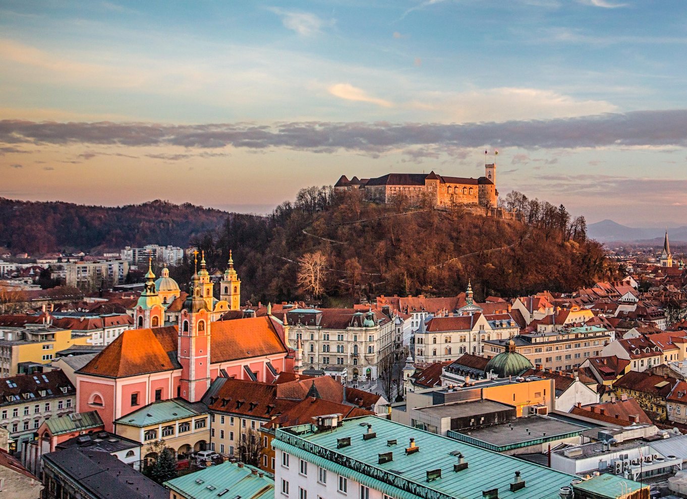 Ljubljana: Billet til slottet med valgfri tur med kabelbanen