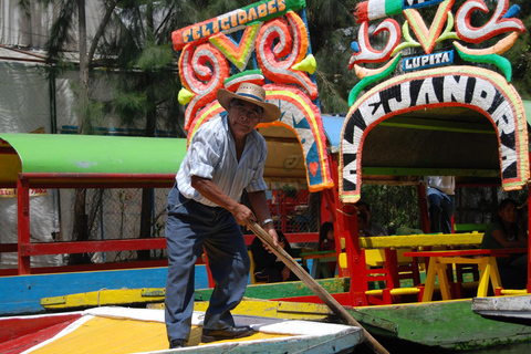 Erlebe den Zauber von Xochimilco, Coyoacán und der UNAM auf einer einzigartigen Kultur-Tour.Erlebe den Zauber von Xochimilco, Coyoacán und der UNAM auf einer einzigartigen Kultur