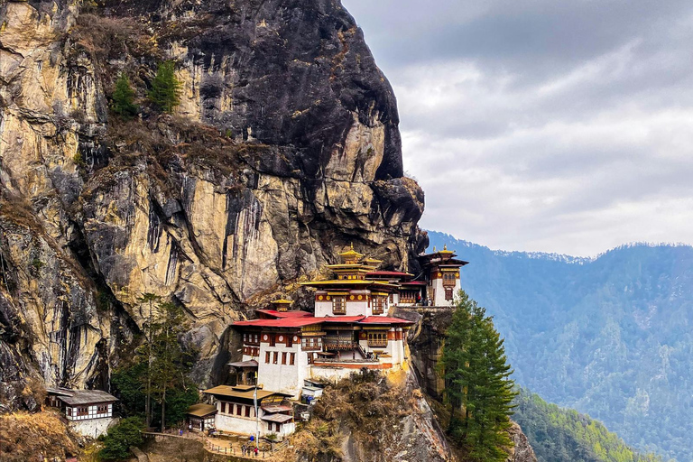 Bhutan Helicopter Scenic Flights & Landings
