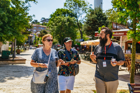 Istanbul: Bosporen Yacht Cruise med stopp på den asiatiska sidanYachtkryssning med stopp på den asiatiska sidan - Mötesplats