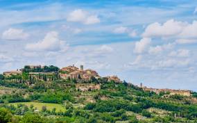 From Rome: Tuscany Day Trip with Lunch and Wine Tasting