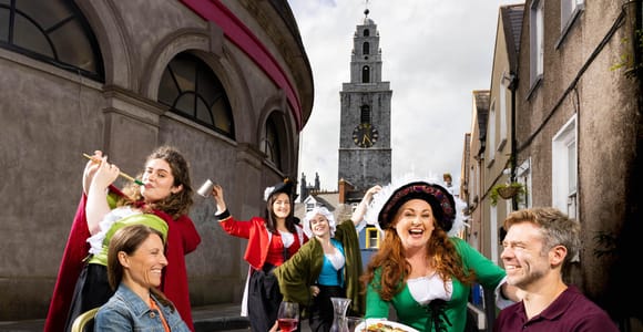 Cork: Urkomische Geschichten, komödiantische Dinner-Theater-Show