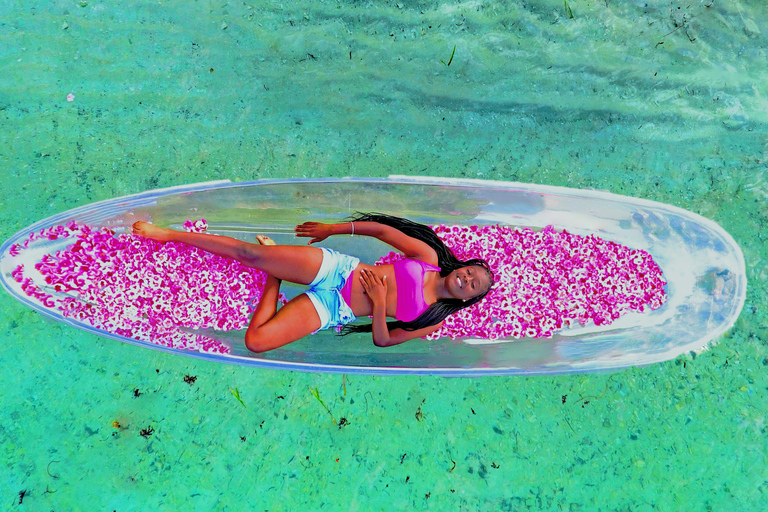 Miami/South Beach: servizio fotografico in kayak trasparente con droneKayak trasparente singolo con fiori e video