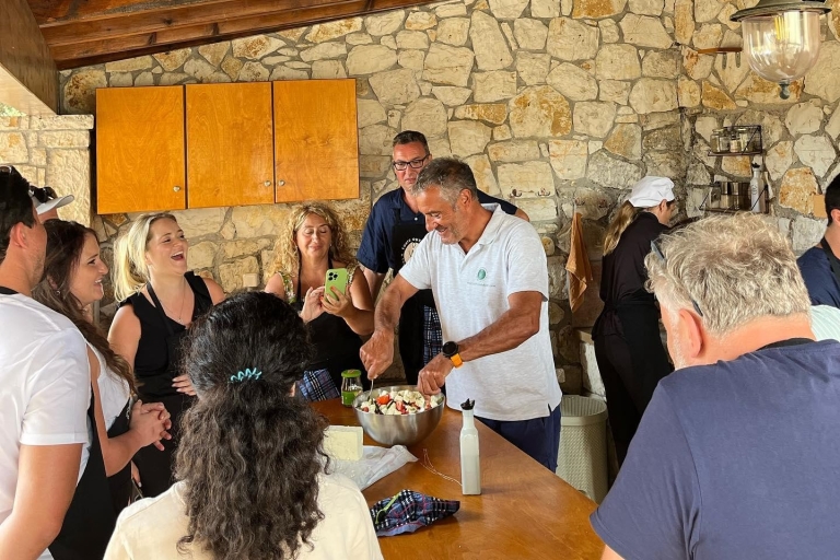 Korfu: Griechischer Kochkurs & Mahlzeit in einem lokalen EinfamilienhausKochkurs und Mahlzeit in einem örtlichen Familienhaus - Hoteltransfer