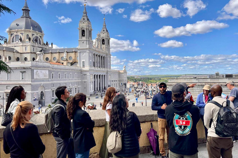 Madrid: Guided Walking Tour of Must-See Sights