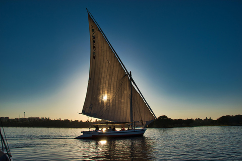 Cairo: Passeio de Felucca ao pôr do sol e excursão gastronômica com guia particularPasseio compartilhado - Opção