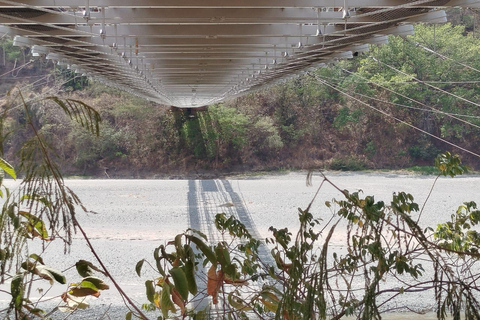 Medellín: tour coloniale di un'intera giornata con guidaMedellin: tour coloniale di un'intera giornata con guida