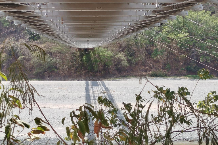 Medellín: tour coloniale di un'intera giornata con guidaMedellin: tour coloniale di un'intera giornata con guida