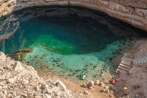 Wadi Shab & Bimmah Sinkhole... Oman's natural waterpools Wadi Shab & Bimmah Sinkhole...with Lunch