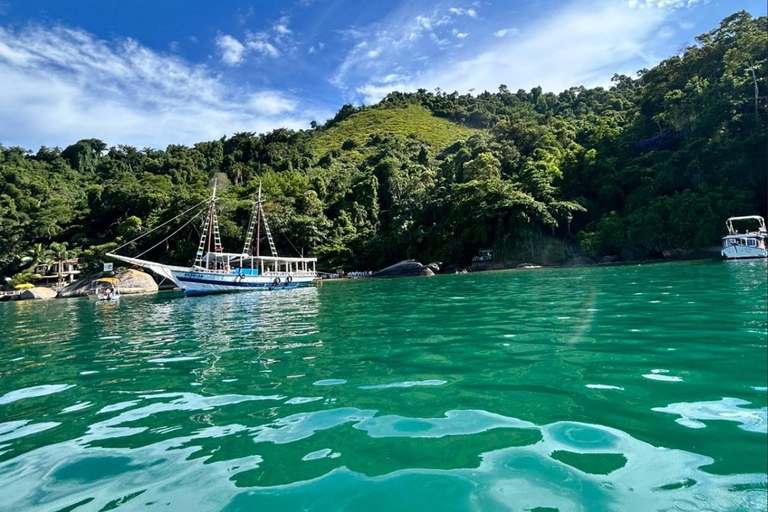 Paraty: Speedboat Tour of the Islands and Paradise Beaches Paraty: Speedboat Ride to the Islands and Paradise Beaches