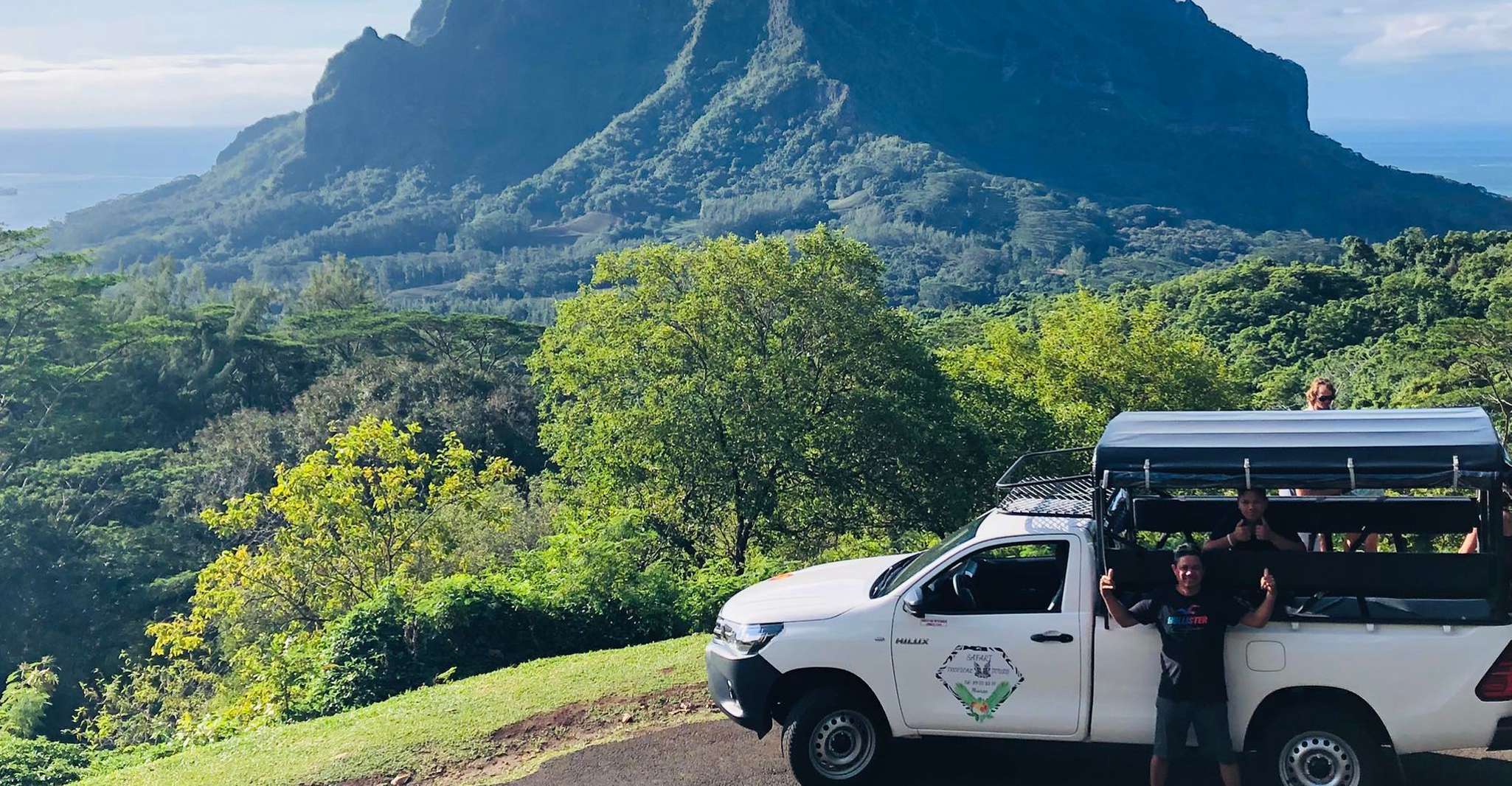 Moorea,4X4 safari öğle yemeği ile kara ve deniz arasında gezi - Hizvo