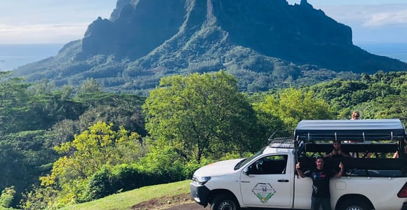 Moorea: 4X4 safari excursion between land and sea with lunch