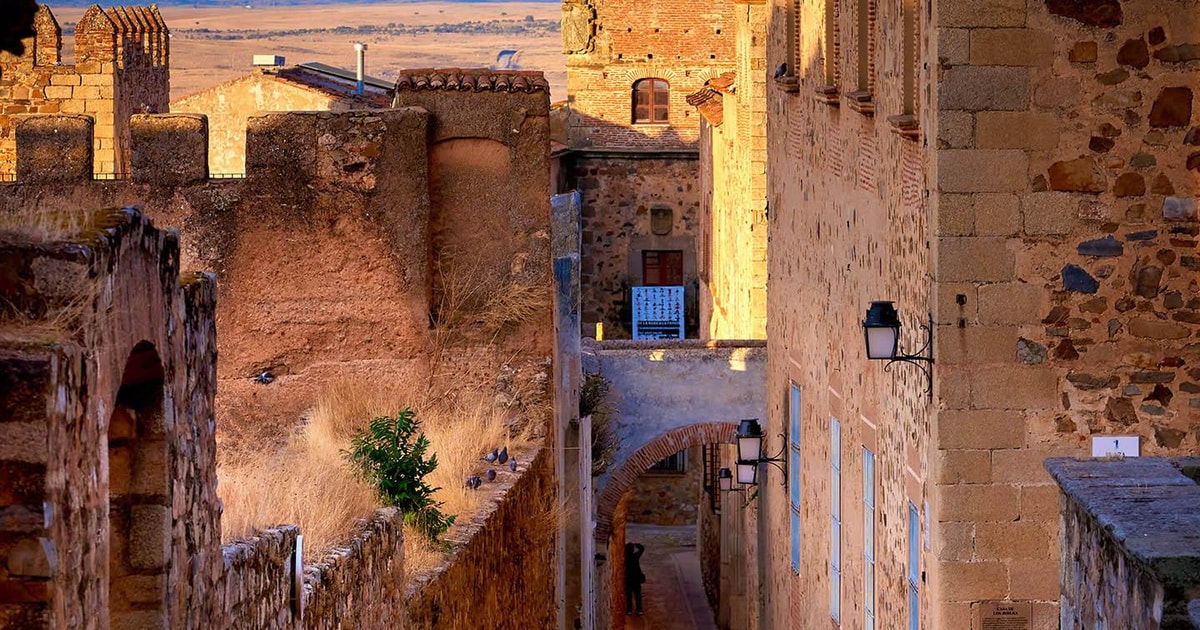 CÁCERES; EINE REISE DURCH DIE ZEIT. GetYourGuide