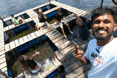 Hikkaduwa: Rathgama Lagoon Kayaking and Fish Therapy Tour