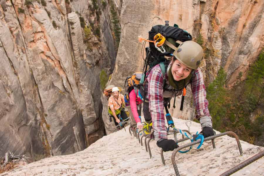 Zion Via Ferrata: Ein- und Aufsteigen. Foto: GetYourGuide