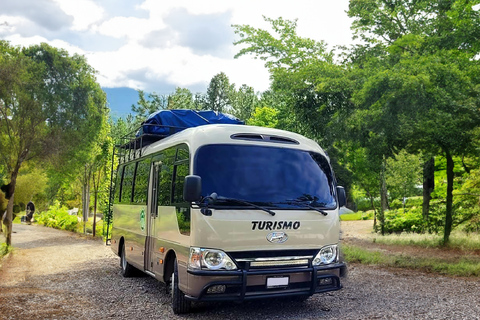 Antigua: Einfache Fahrt mit dem Sammeltransport nach Semuc ChampeySemuc Champey oder Lanquin: Gemeinsamer Shuttle von Antigua