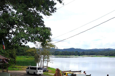 Panama City: Emberá Village & Chagres River Canoe Tour