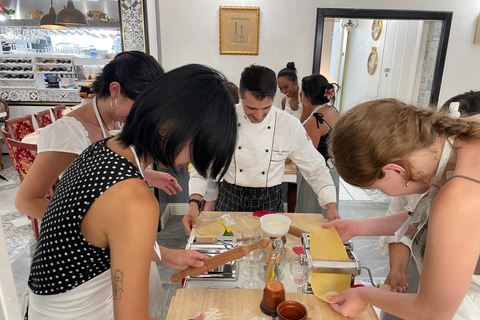 佛罗伦萨：意面制作课程，含晚餐、葡萄酒和... 唱歌！佛罗伦萨：意面制作课程，含晚餐、葡萄酒...还有歌唱！