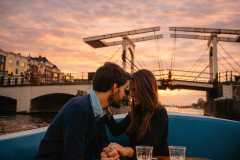 Amsterdam: Private Romantic Evening Boat Tour with Prosecco 45-minute Cruise