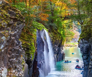 Lendas de Kyushu: excursão de um dia ao desfiladeiro de Takachiho e ao santuário de Kumanoza