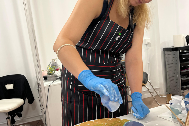 Alicante: Kunsttherapie-Workshop „Wein &amp; Malen”Alicante: Kunsttherapie-Workshop „Wein &amp; Malen“