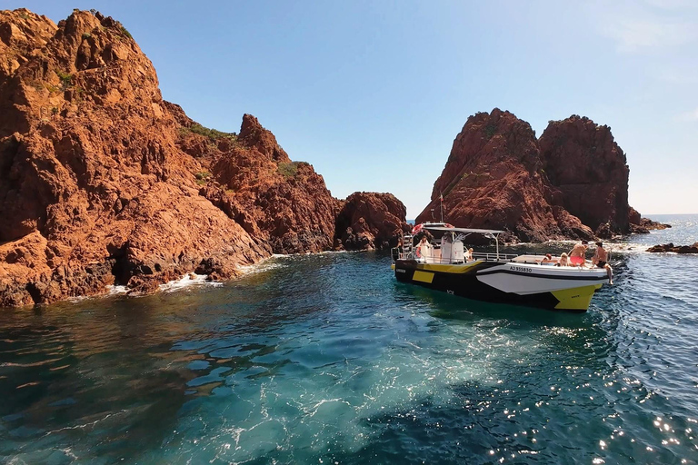 فريجوس: رحلة بحرية Esterel Calanques (قارب مريح) + محطة للسباحة