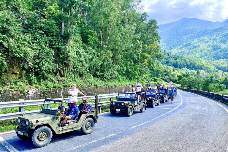 Hue&amp;HoiAn :Enkele reis Jeep Tour met Sightseeingtour via Hai Van PassHue &amp; Hoi An: Jeep Tour met sightseeingtour via Hai Van Pas