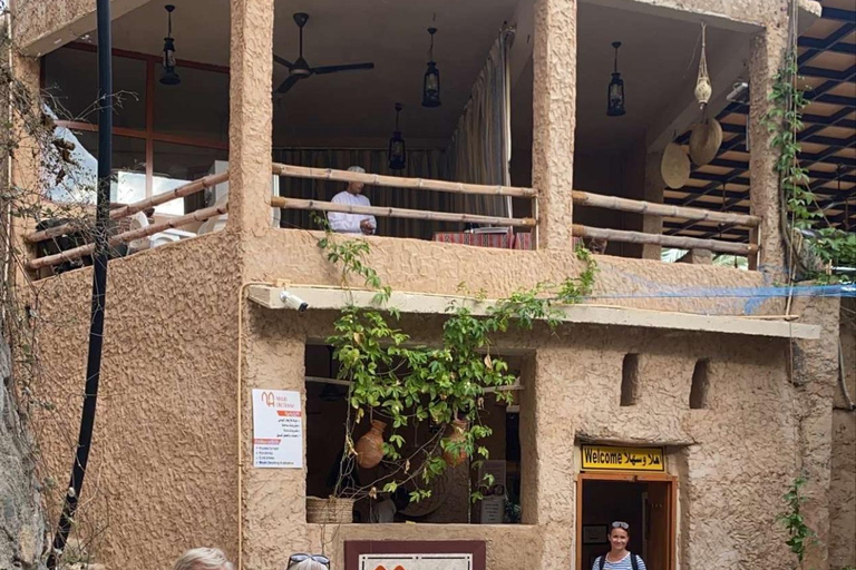 Oman : circuit de 4 jours dans le Wadi, à Sur, dans le désert, à Nizwa et à Mascate