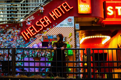 Tokyo: Private Shibuya Neon Lights Photo Tour