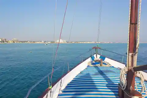 Каттолика: прогулка на лодке и аперитив на закате
