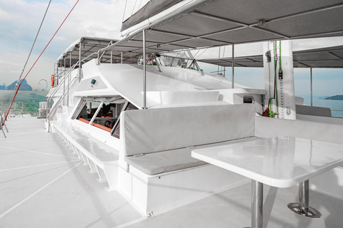 SUNWIND Phuket: Cruzeiro de catamarã pelas ilhas Coral e Racha