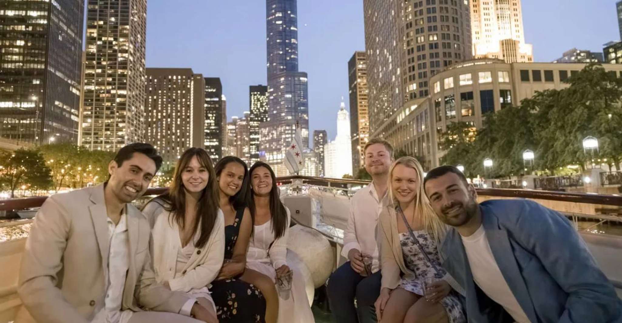 Chicago River, Guided Sunset Cocktail & Architecture Tour - Housity