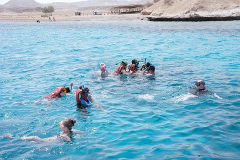 Sharm El Sheikh: Ras Mohamed Cruise with Snorkeling & Lunch