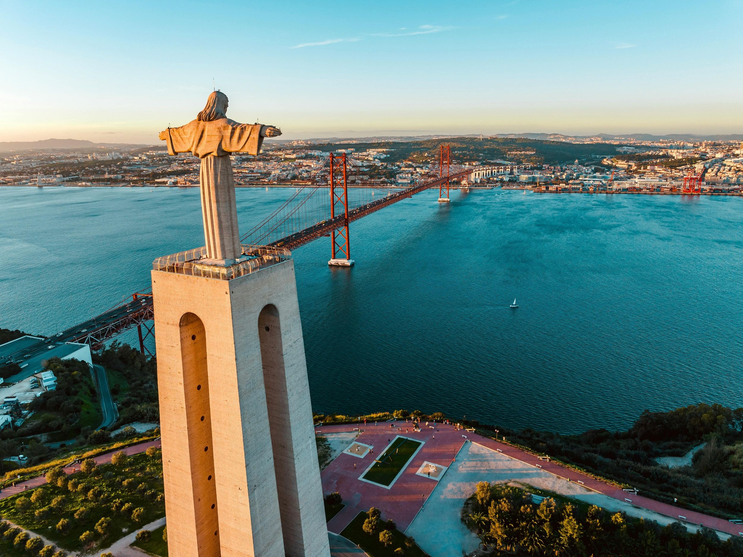 Ab Lissabon: Private Tour nach Arrábida und Sesimbra: Wein und Natur