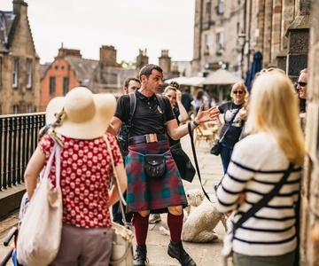 Edimburgo: Tour comico a piedi con un comico professionista