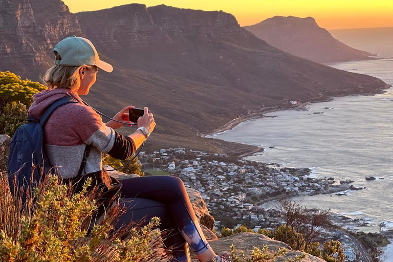 Cape Town: Guided Lion's Head Hike at Sunrise or Sunset Private Hike with Pickup from Selected Locations