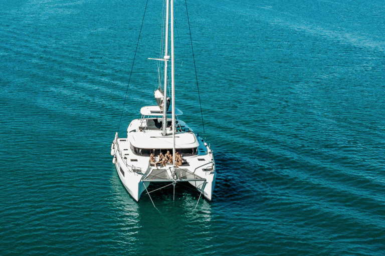 Offrez-vous un moment unique sur le Catamaran Mademoiselle Catamaran Mademoiselle l Bulles Gourmandes