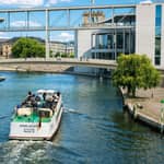 Berlino: giro sulla Sprea con nave elettrica riscaldata + guida dal vivo