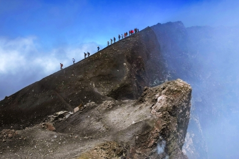 Nicolosi: Etna-kabelbaan, 4x4-excursie en trektochtNicolosi: Excursie naar de Etna-kabelbaan tot 3000 meter