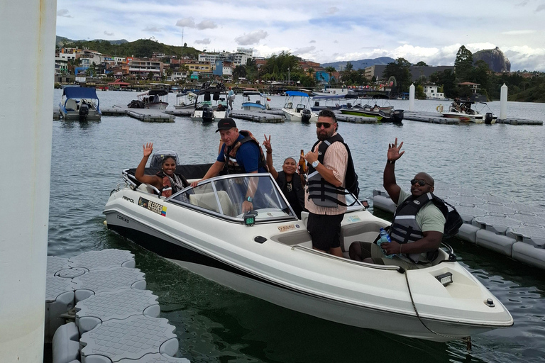 Medellín: Guatapé VIP + Helicopter Flight + Boat Ride + Piedra del Peñol