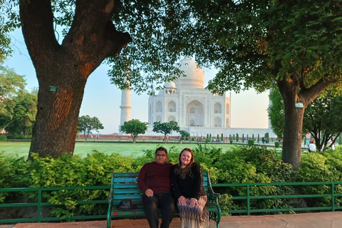 Prenotazione immediata del tour dall&#039;aeroporto di Delhi al Taj Mahal