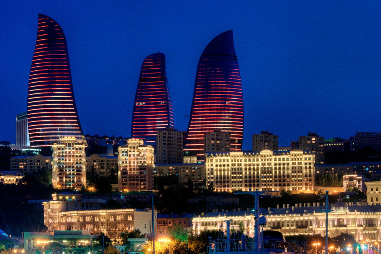 Baku: Nocna wycieczka piesza z przewodnikiem City Sights z kolejką linową