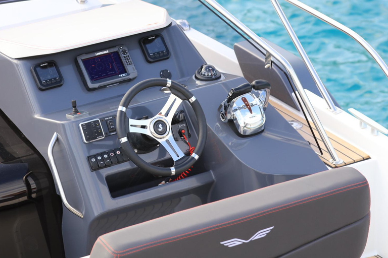 Valencia: Private Motorboat Cruise with Drinks