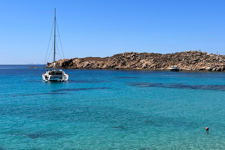 Mykonos: Crociera in catamarano al tramonto con esperienza Boho