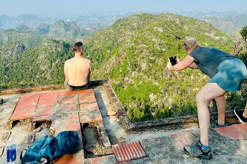 2-tägige Ha Long Bay Island Cruise Tour mit einem 3-Sterne-Kreuzfahrtschiff