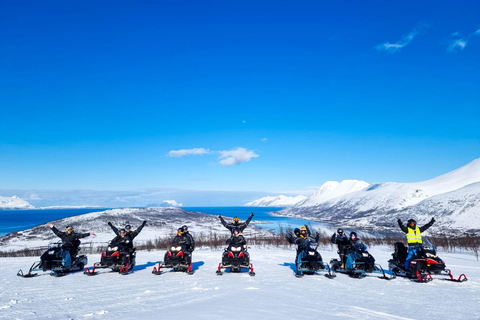 De Tromsø: Tour guiado de snowmobile nos Alpes Lyngen