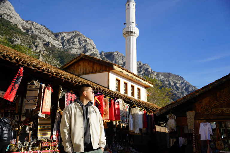 Au départ de Tirana : Visite guidée en groupe de Kruja et Sari Salltik