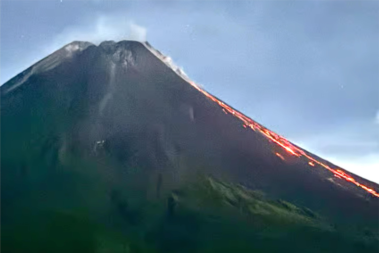Merapi Volcano Lava Flow Seeing Night Trip with Transfers Small Group - Without Hike
