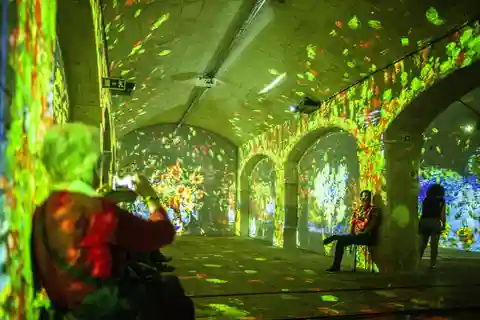 Impresionante Monet y Brillante Klimt: la experiencia inmersiva.